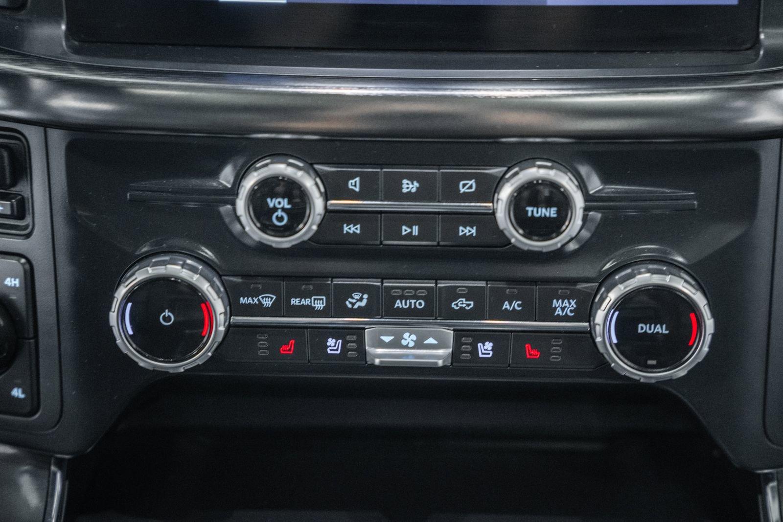 Certified 2023 Ford F150 Lariat w/ Equipment Group 502A High image 31