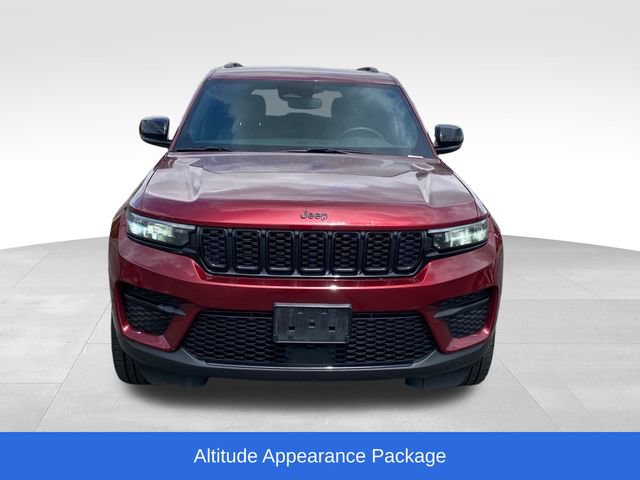 Used 2023 Jeep Grand Cherokee Altitude AWD/4WD image 2