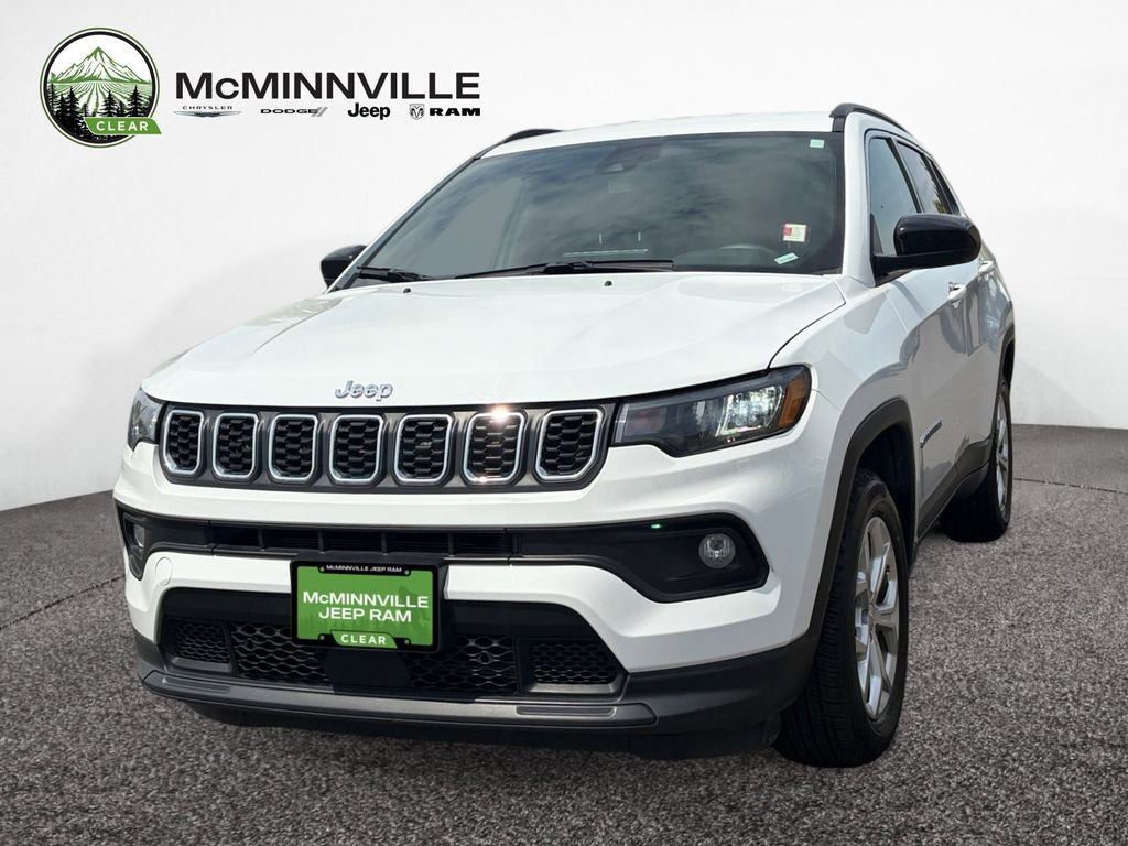 Used 2024 Jeep Compass Latitude AWD/4WD image 1