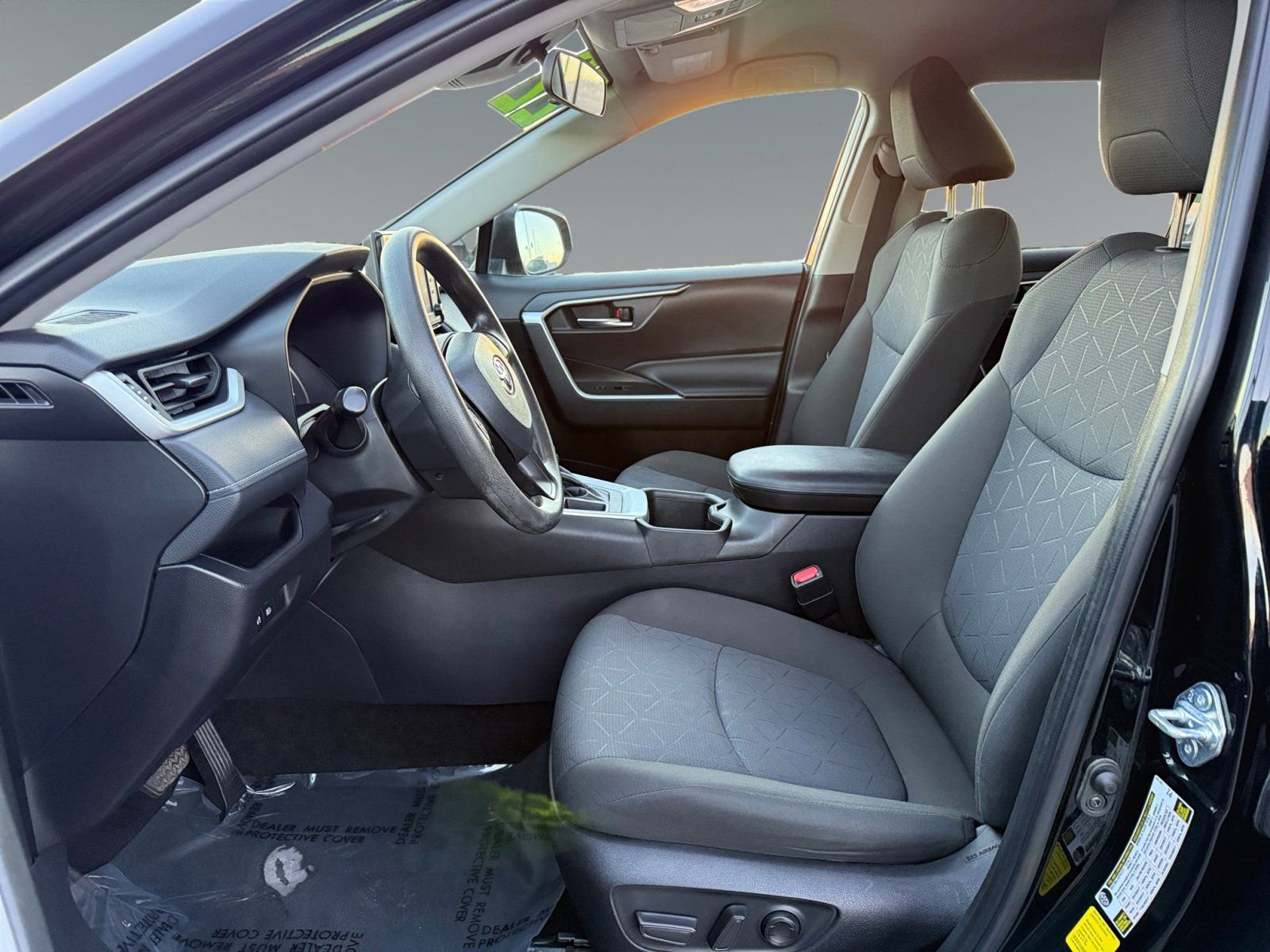 Used 2022 Toyota RAV4 XLE image 12