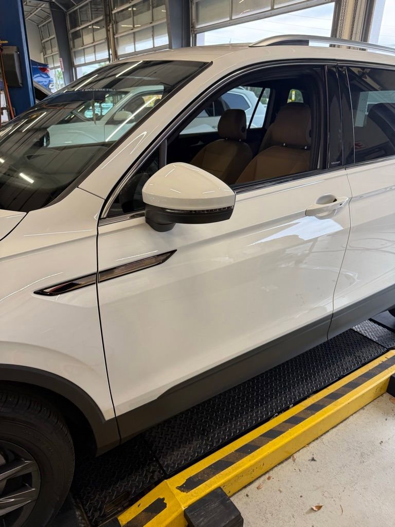 Used 2024 Volkswagen Tiguan SE image 61