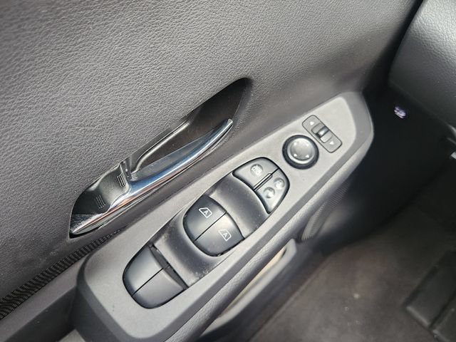 Used 2023 Nissan Kicks SV w/ Interior Electronics Package FWD image 21