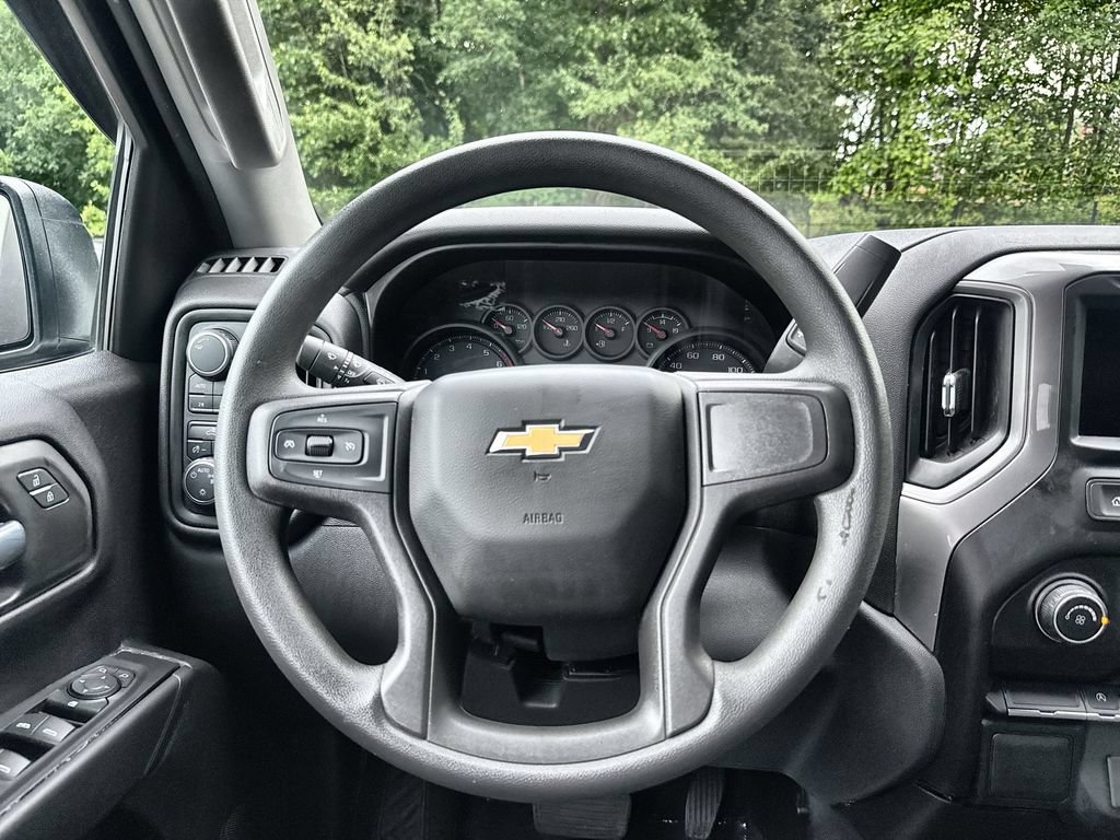 Used 2020 Chevrolet Silverado 1500 Custom w/ Custom Value Package AWD/4WD image 11