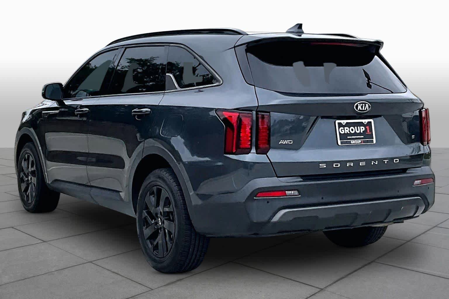 Used 2021 Kia Sorento S w/ Panoramic Sunroof Package AWD/4WD image 12