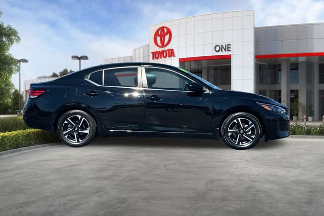 Used 2024 Nissan Sentra SV FWD image 3