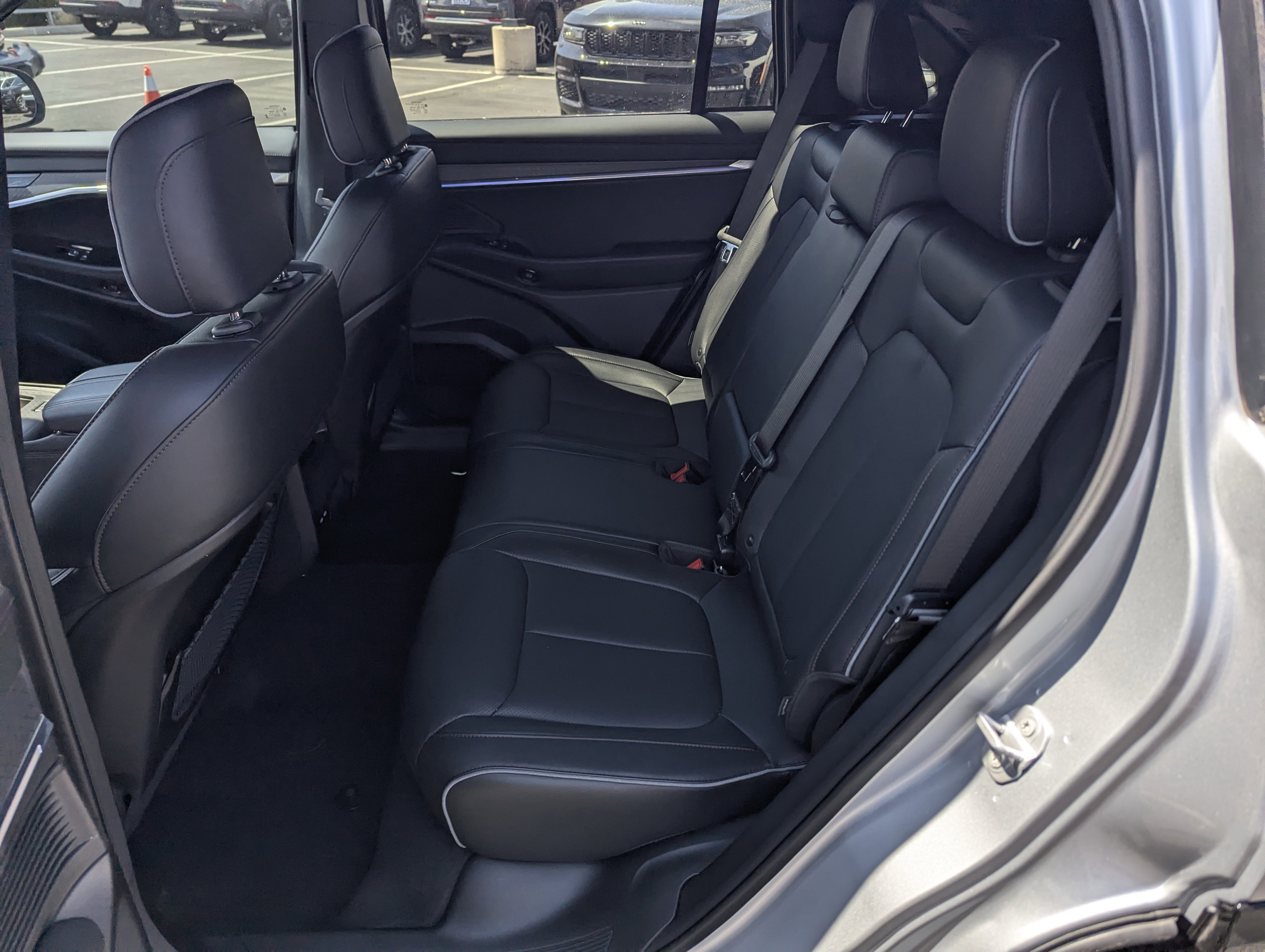 New 2025 Jeep Wagoneer Limited image 8
