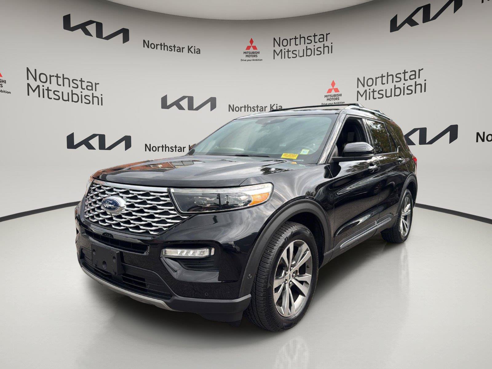 Used 2020 Ford Explorer Platinum w/ Premium Technology Package AWD/4WD image 12