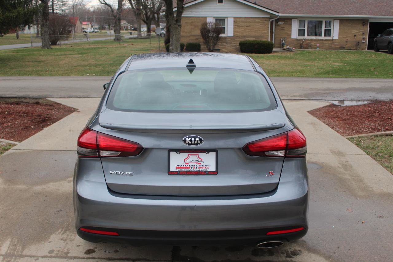 Used 2017 Kia Forte S w/ S Technology Package image 9