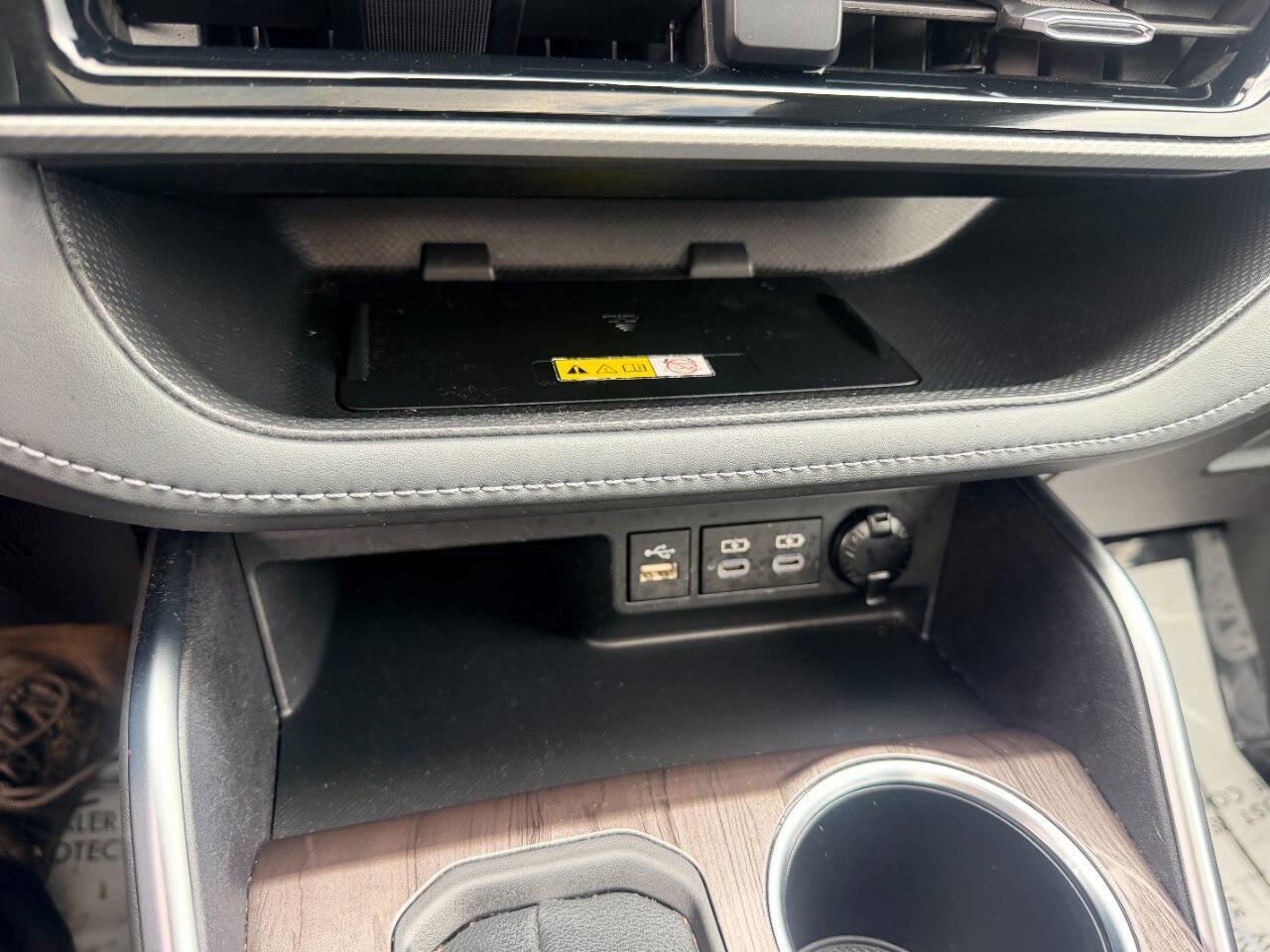 Used 2023 Toyota Highlander Platinum FWD image 50