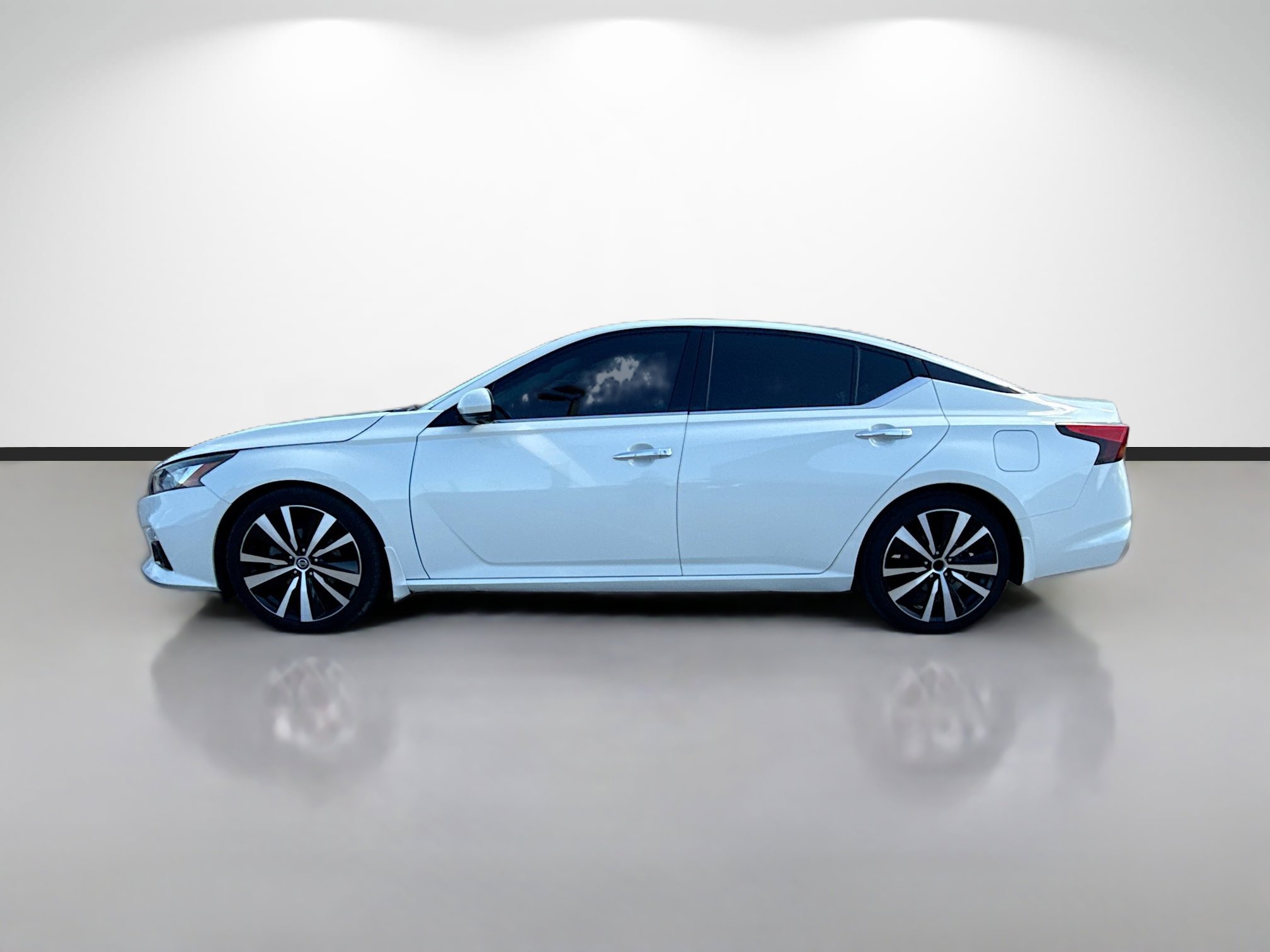 Used 2020 Nissan Altima 2.5 Platinum image 4