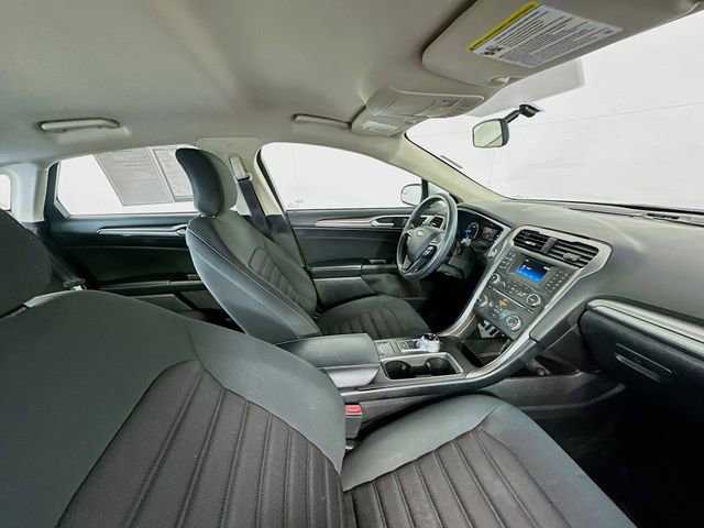 Used 2017 Ford Fusion SE image 26
