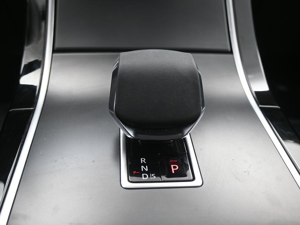 Used 2025 Land Rover Range Rover Velar Dynamic SE image 11