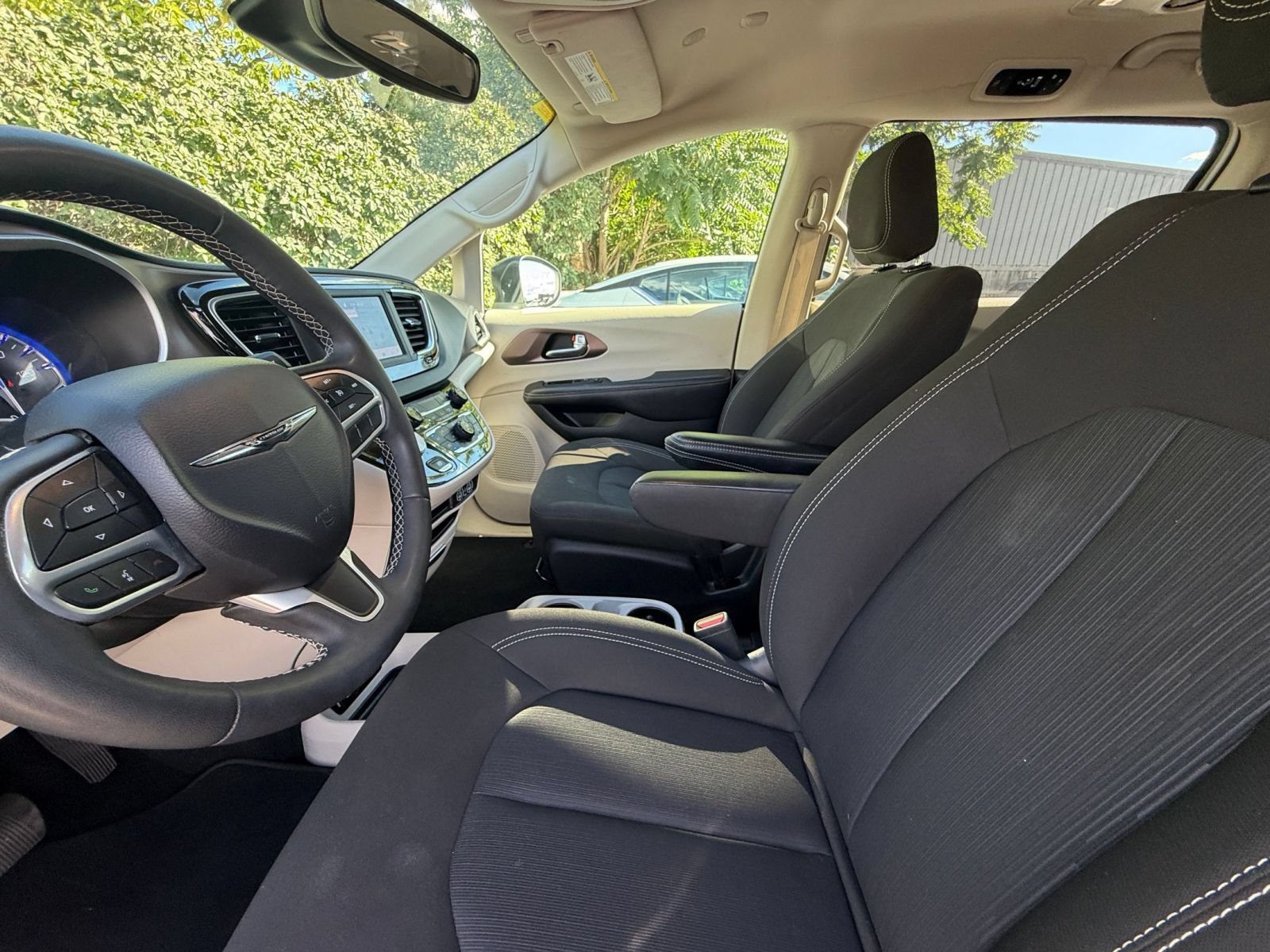 Used 2024 Chrysler Voyager LX FWD image 28