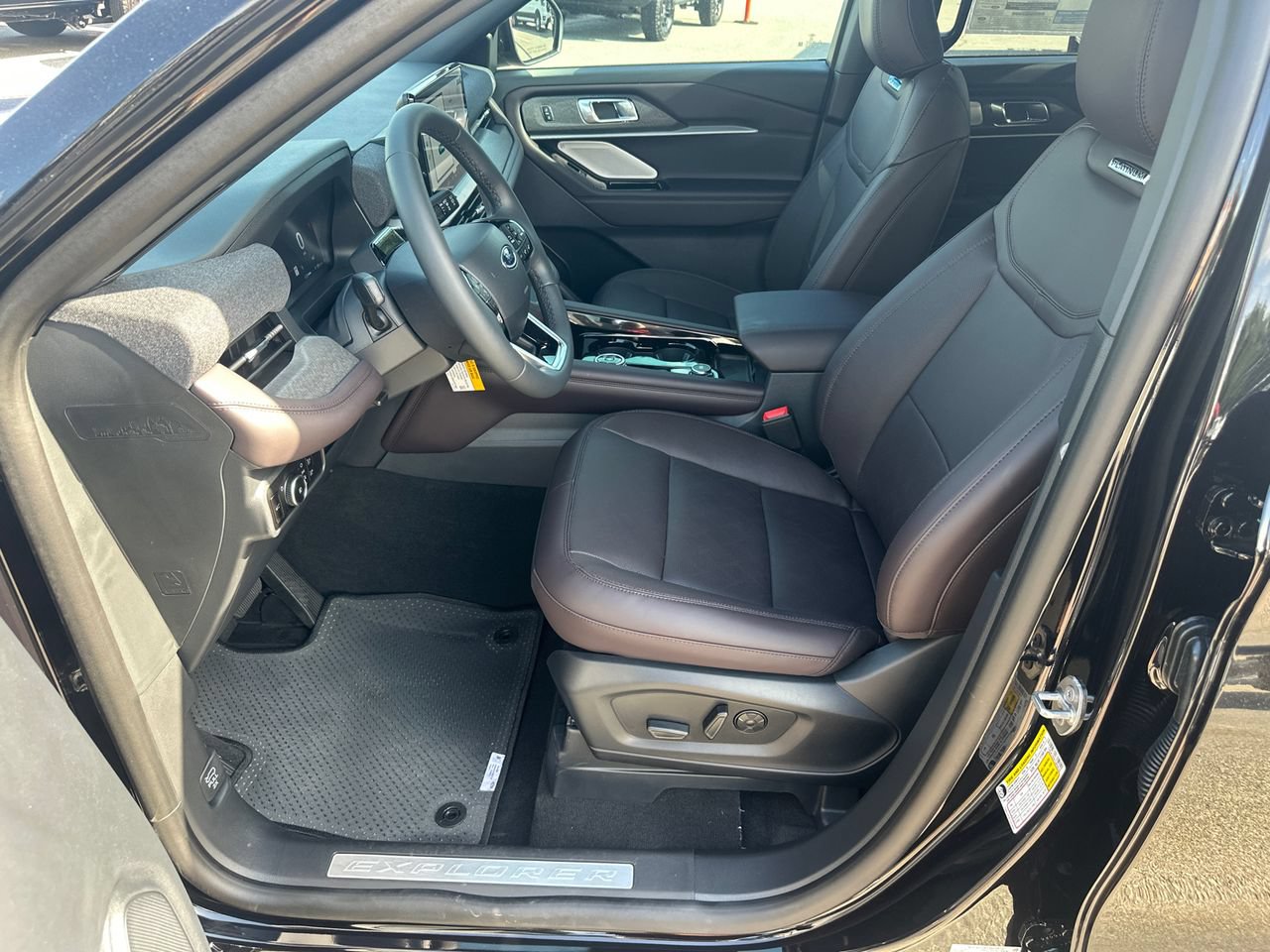 New 2026 Ford Explorer Platinum RWD image 9