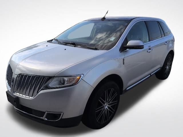 Used 2013 Lincoln MKX AWD image 3