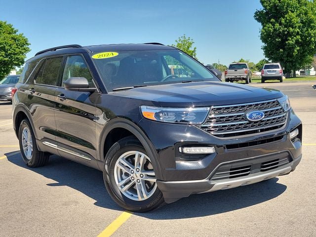 Certified 2024 Ford Explorer XLT w/ Equipment Group 202A AWD/4WD image 35