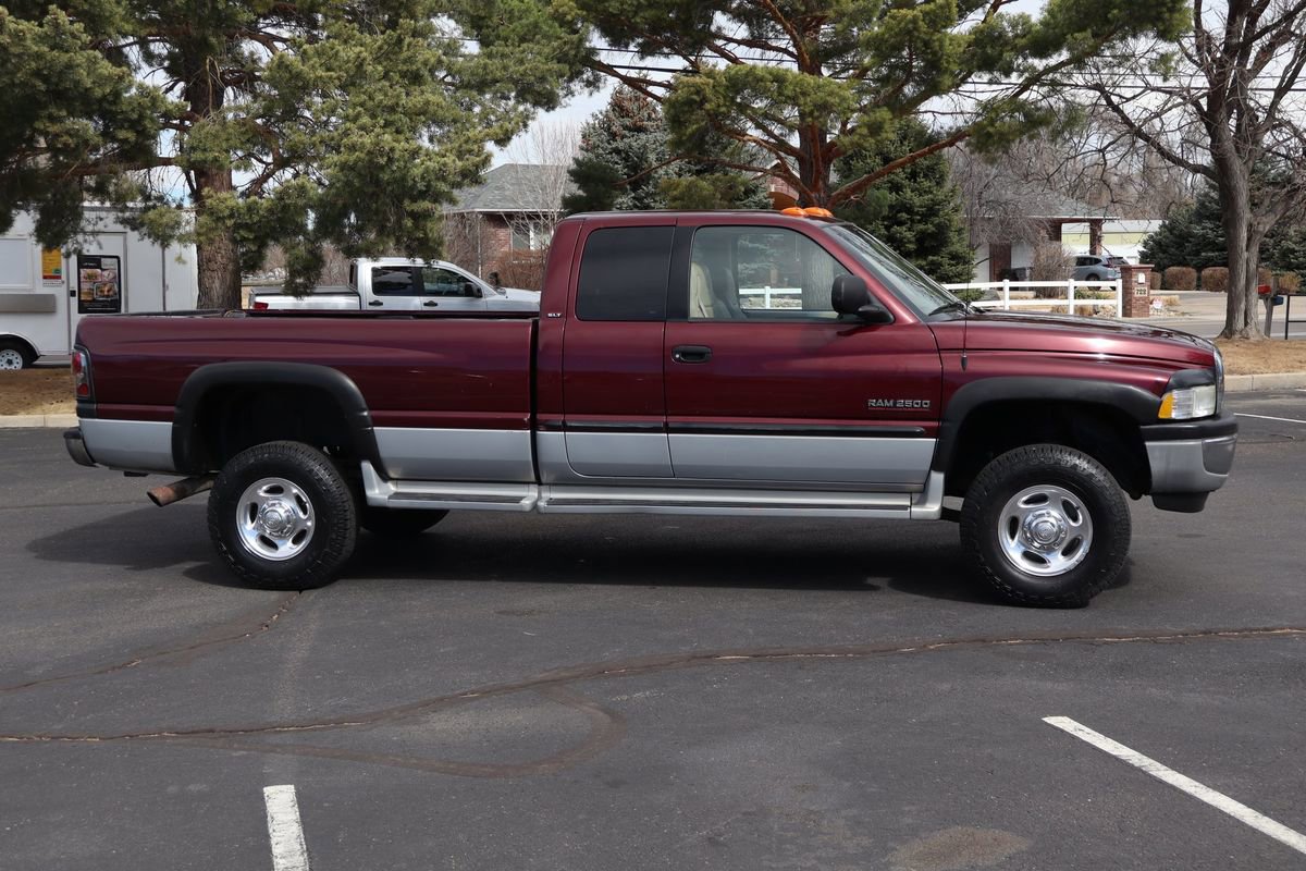 Used 2001 Dodge Ram 2500 Truck ST image 3