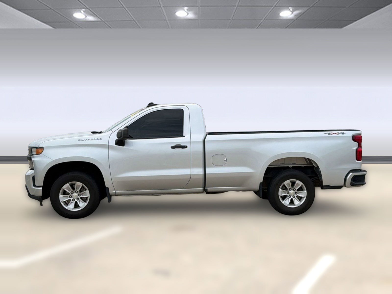 Used 2021 Chevrolet Silverado 1500 W/T w/ WT Value Package AWD/4WD image 2