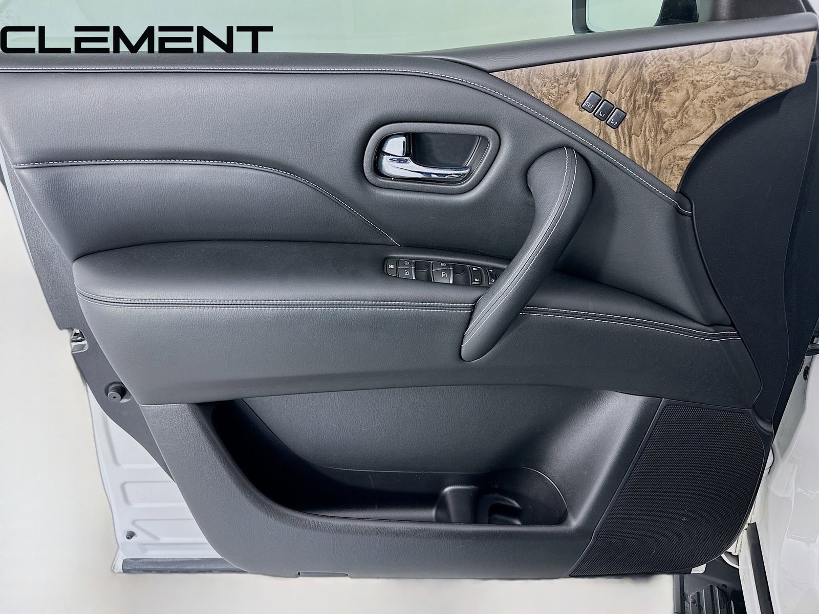 Used 2021 INFINITI QX80 Premium Select w/ Cargo Package image 29