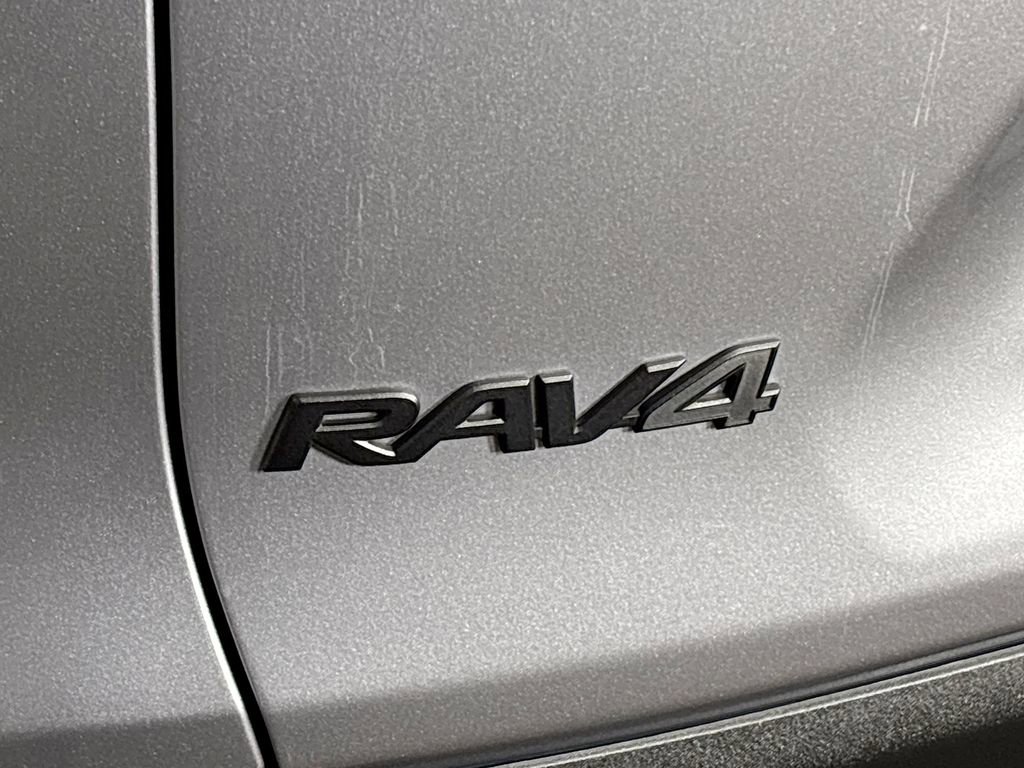 Used 2021 Toyota RAV4 XLE Premium image 24
