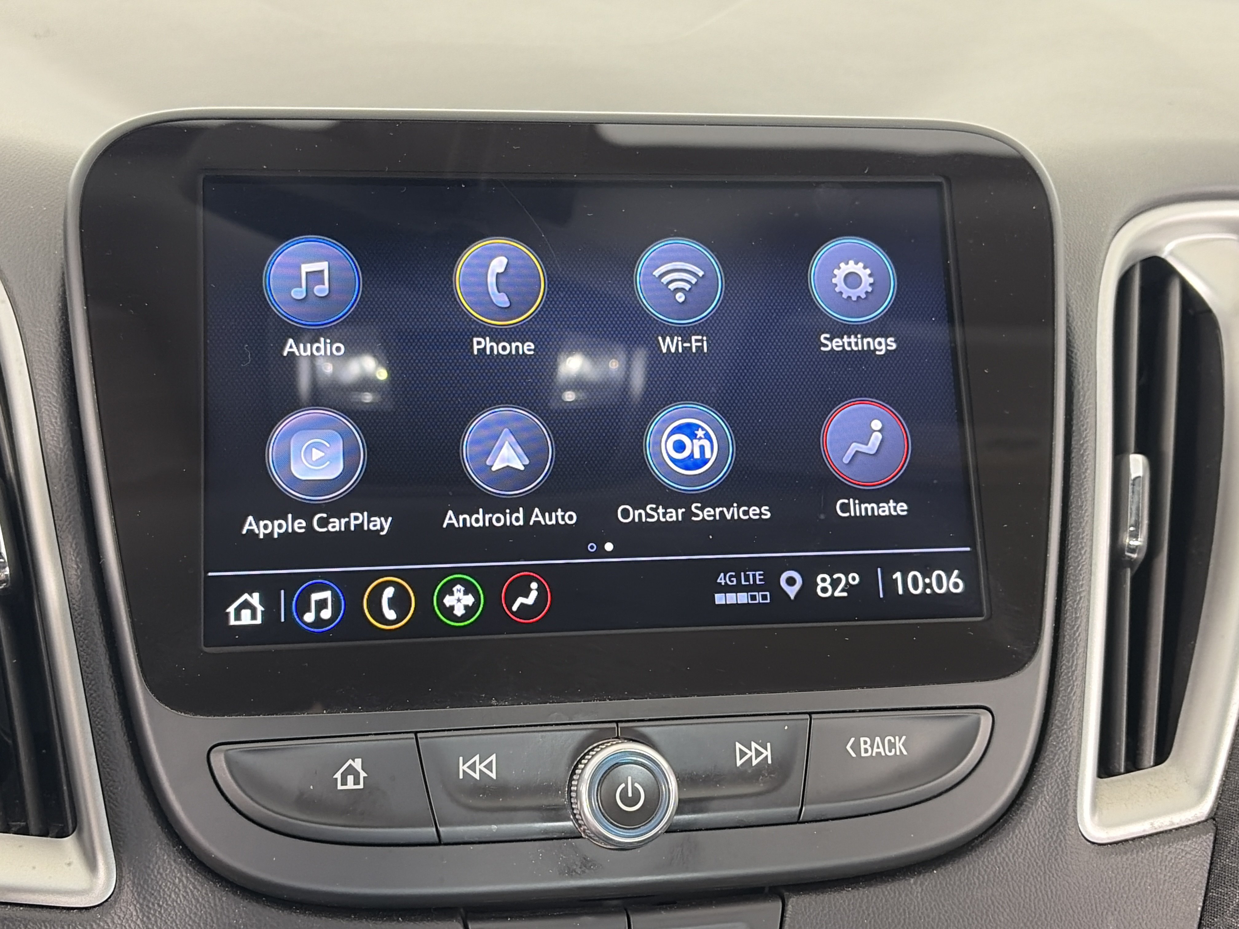Used 2022 Chevrolet Malibu LT FWD image 18