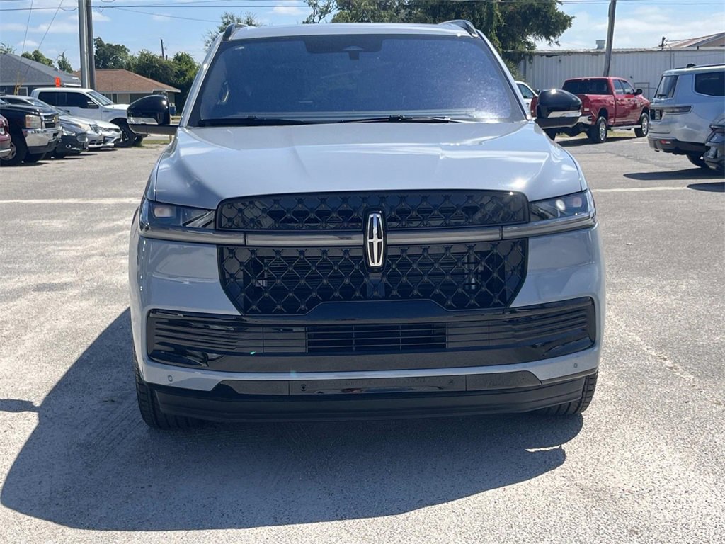 New 2025 Lincoln Navigator Reserve w/ Jet Appearance Package image 8