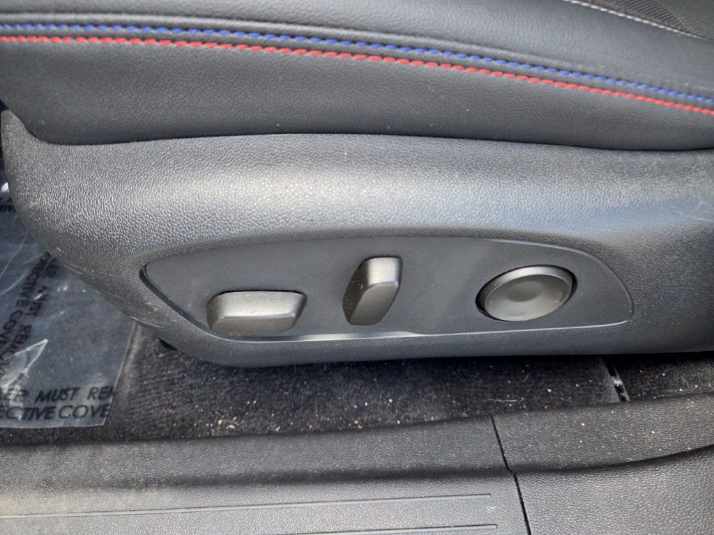 Certified 2024 Chevrolet Equinox EV RS FWD image 6