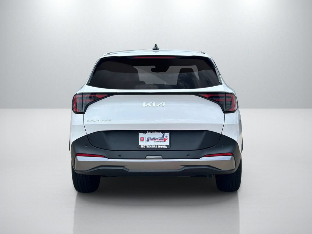 Used 2026 Kia Sportage LX FWD image 6