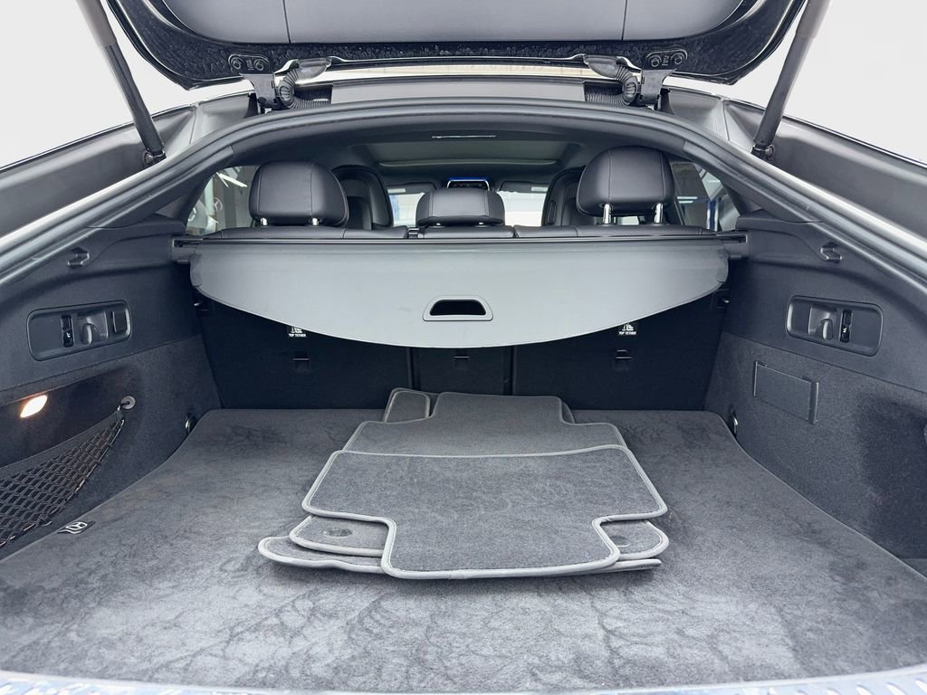 Used 2024 Mercedes-Benz GLC 300 4MATIC image 12