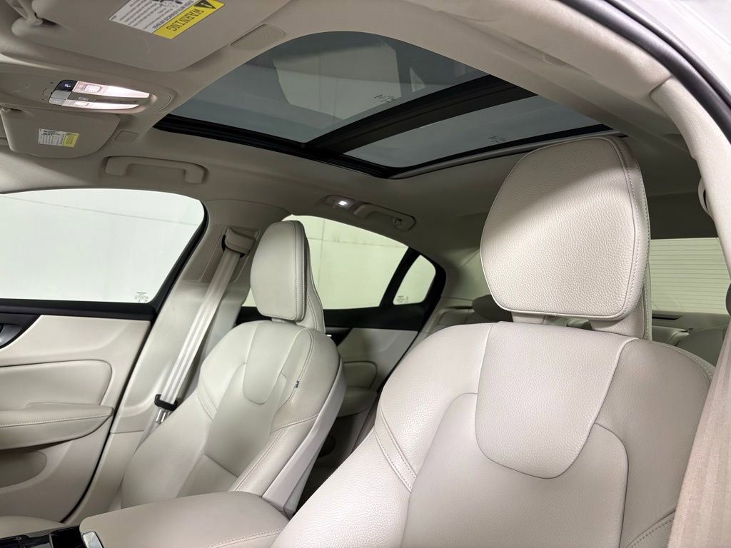 Used 2024 Volvo S60 T8 Ultimate w/ Climate Package image 18