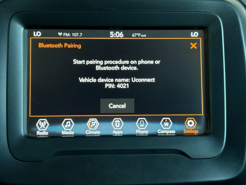 Used 2018 Jeep Renegade Latitude image 16