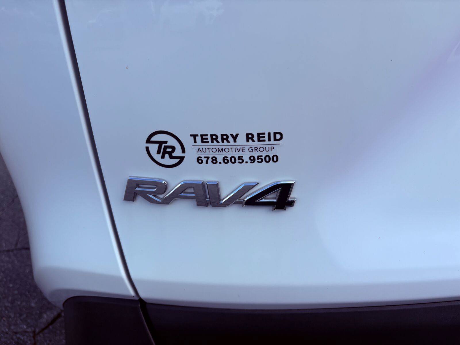 Used 2024 Toyota RAV4 XLE FWD image 8