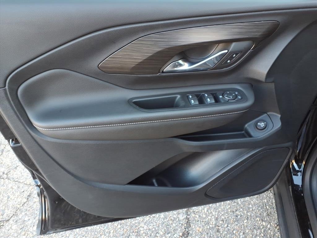 Certified 2022 GMC Terrain SLE w/ Driver Convenience Package image 12