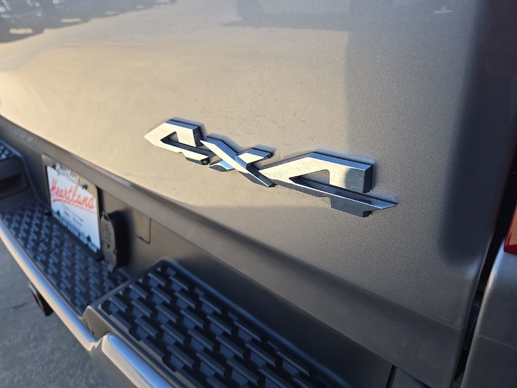 Used 2025 RAM 1500 Laramie w/ Sport Appearance Package AWD/4WD image 22