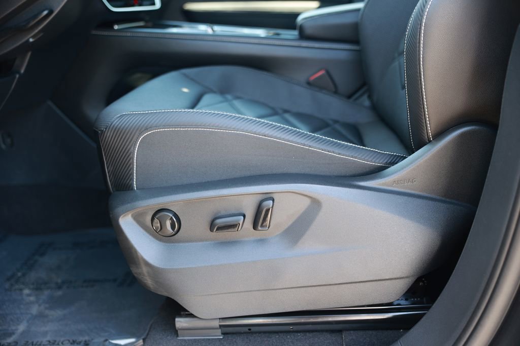 Used 2024 Volkswagen Atlas Cross Sport SE FWD image 19