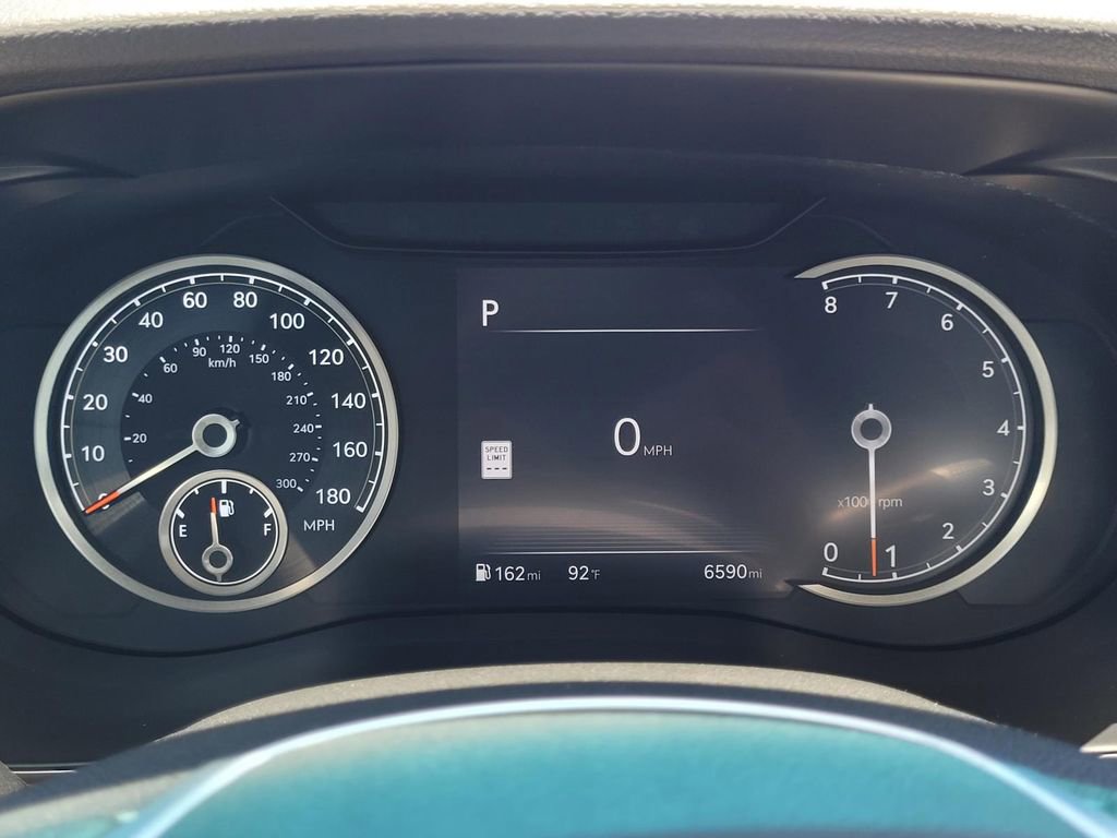 Used 2025 Genesis G70 2.5T RWD image 24