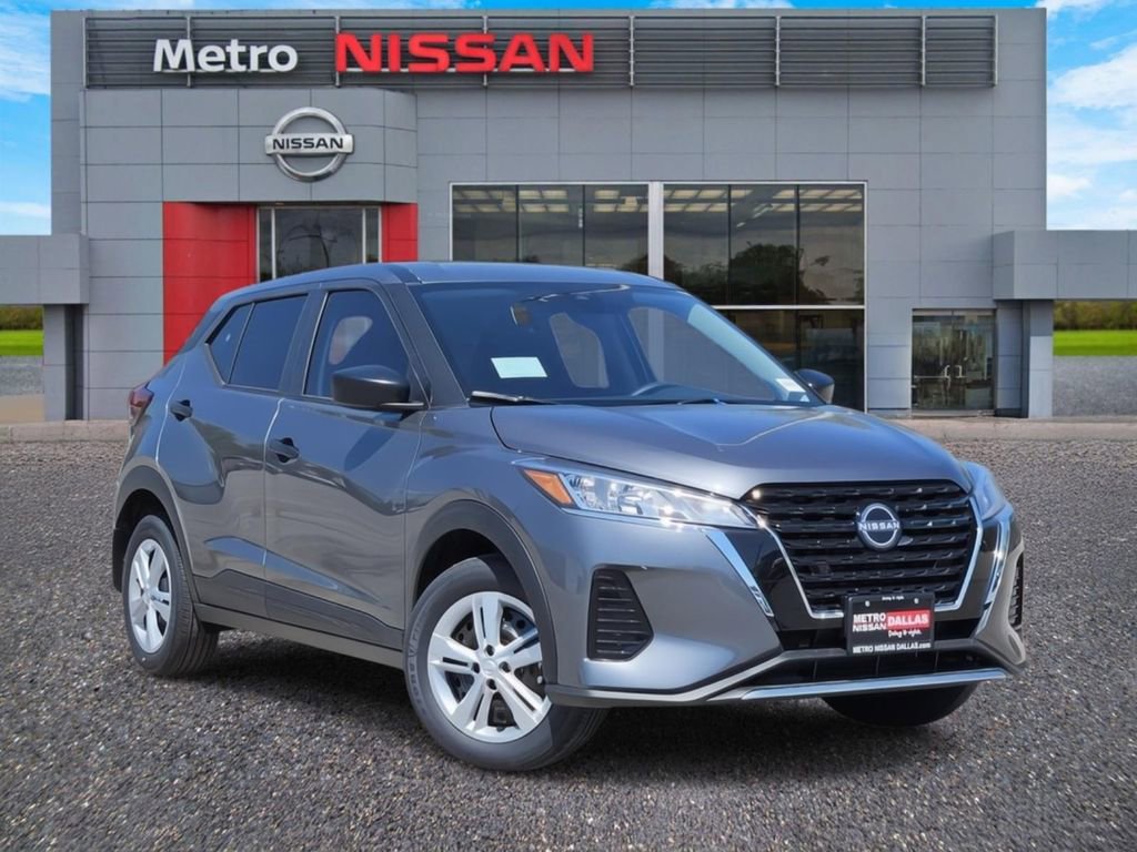 New 2025 Nissan Kicks Play S
