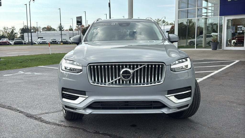Used 2025 Volvo XC90 T8 Plus AWD/4WD image 31