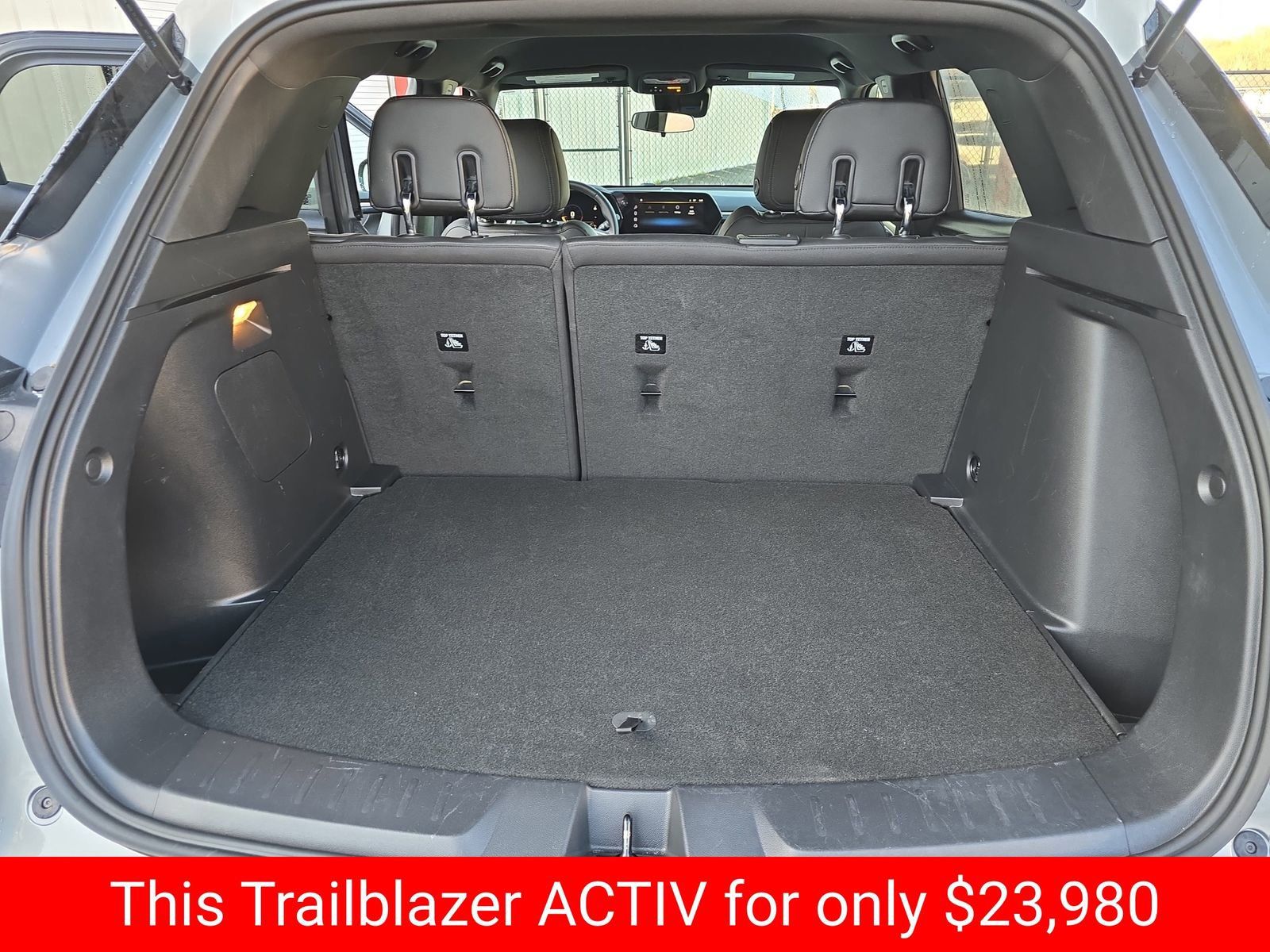 Used 2024 Chevrolet TrailBlazer ACTIV w/ Driver Confidence Package image 18