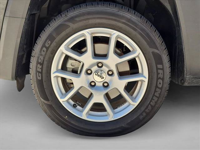 Used 2023 Jeep Renegade Latitude AWD/4WD image 13
