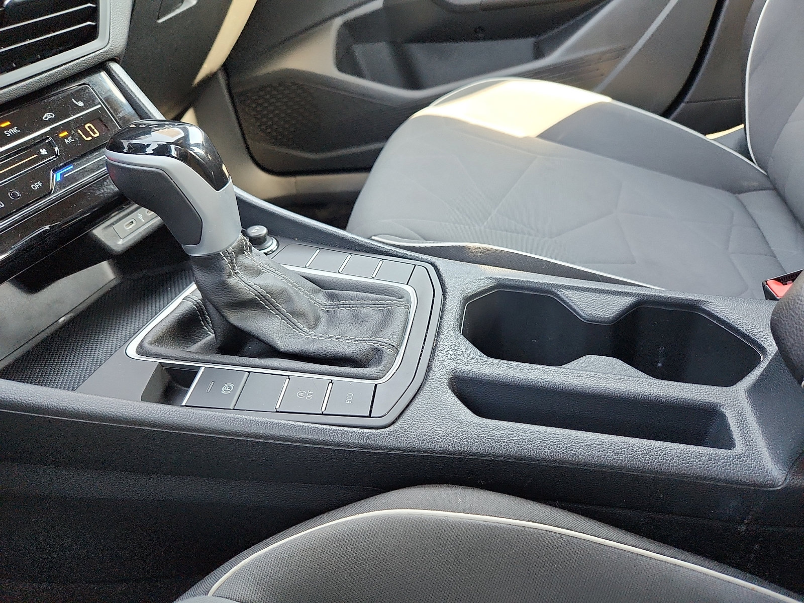 Certified 2025 Volkswagen Jetta Sport FWD image 20