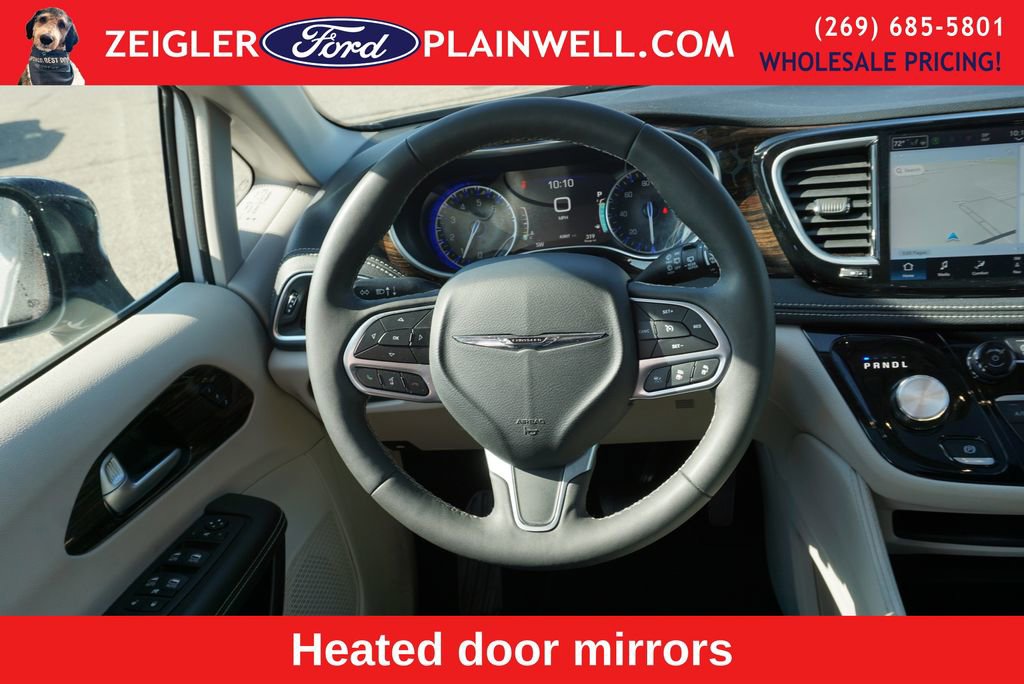 Used 2024 Chrysler Pacifica Limited FWD image 16