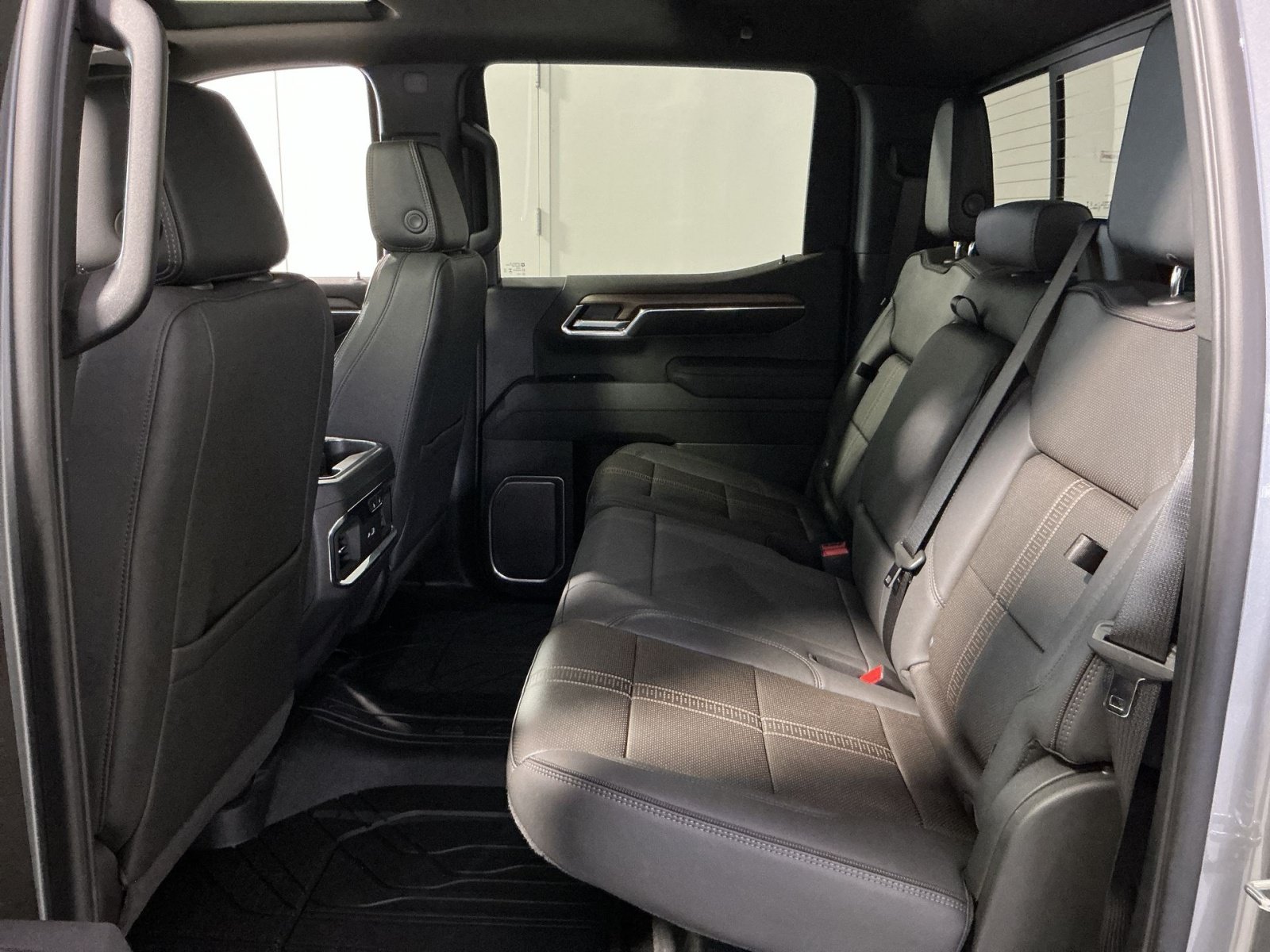 New 2026 Chevrolet Silverado 1500 High Country AWD/4WD image 25