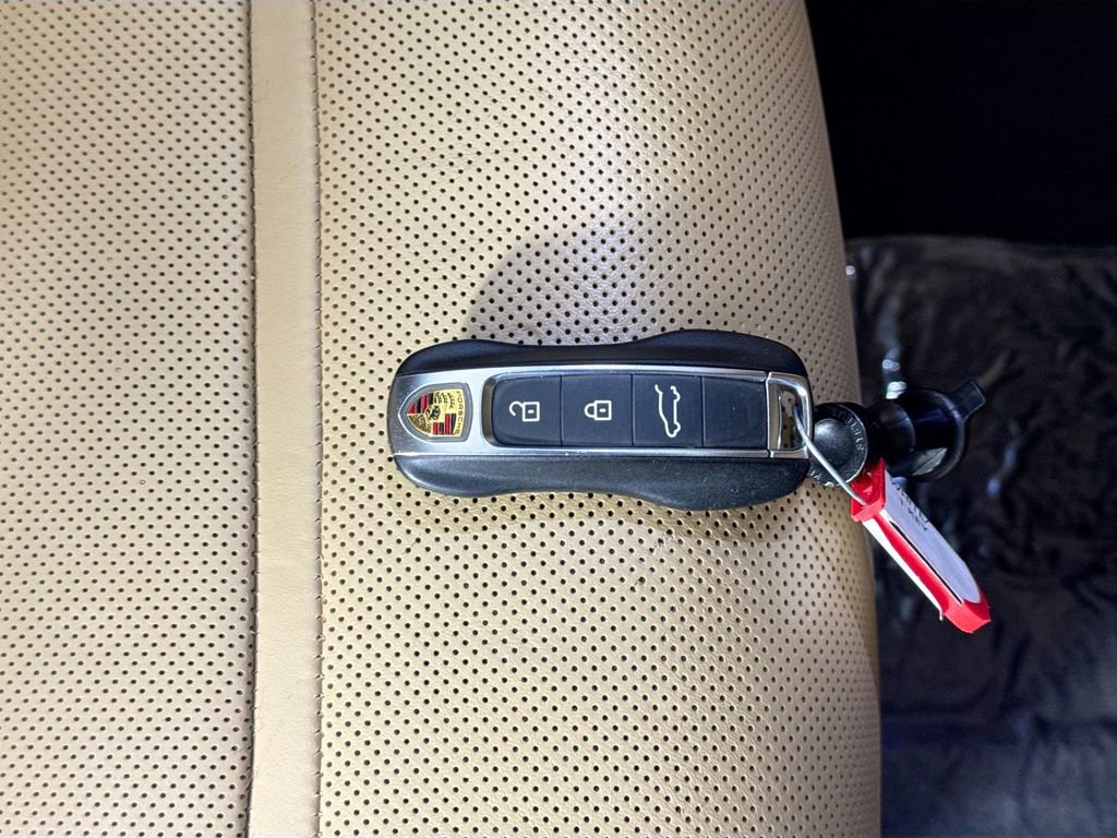 Used 2022 Porsche Cayenne E-Hybrid image 42