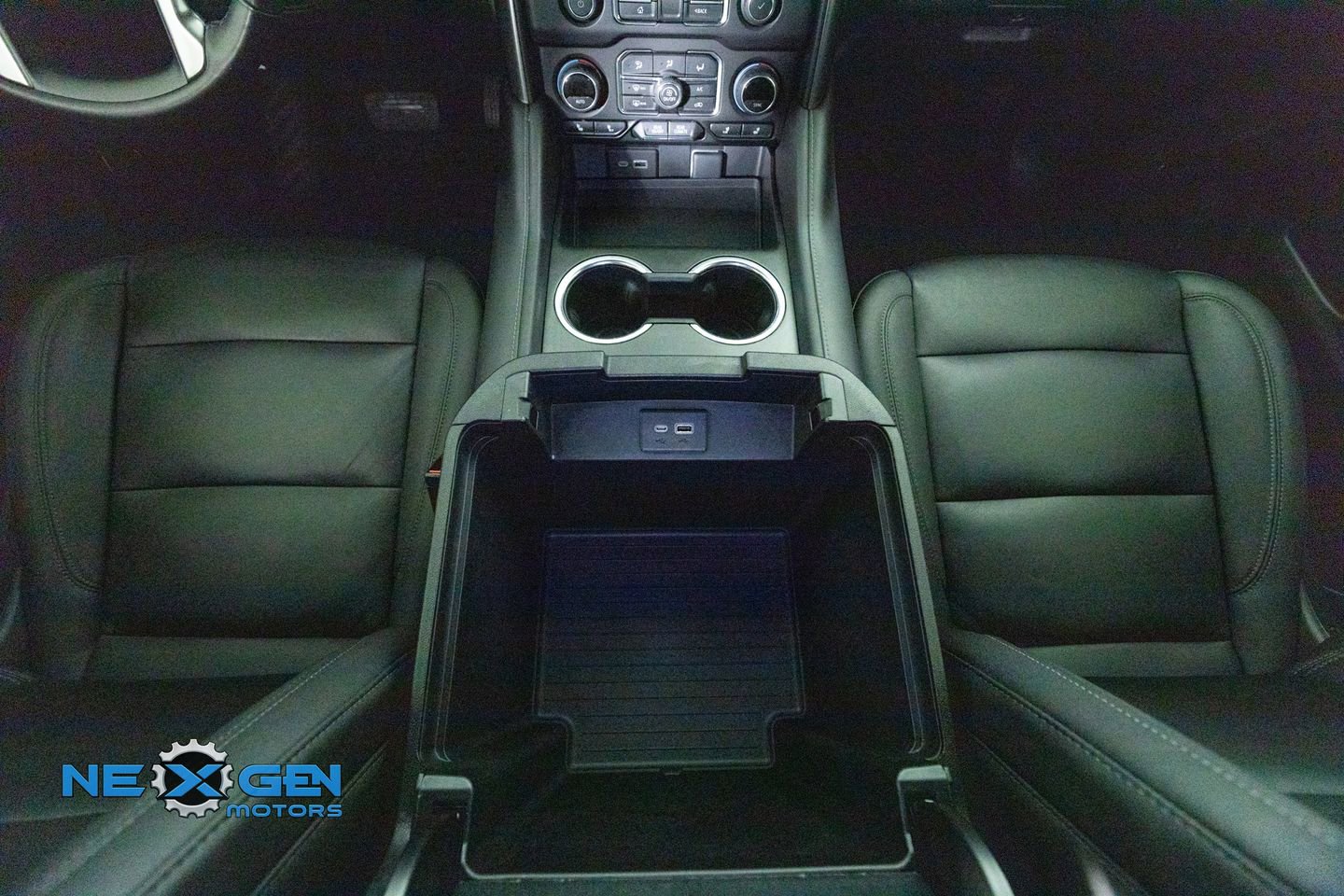 Used 2022 Chevrolet Tahoe Z71 w/ Luxury Package image 30