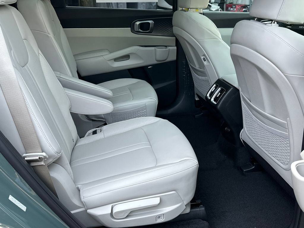 New 2026 Kia Sorento EX w/ EX Premium Package AWD/4WD image 15