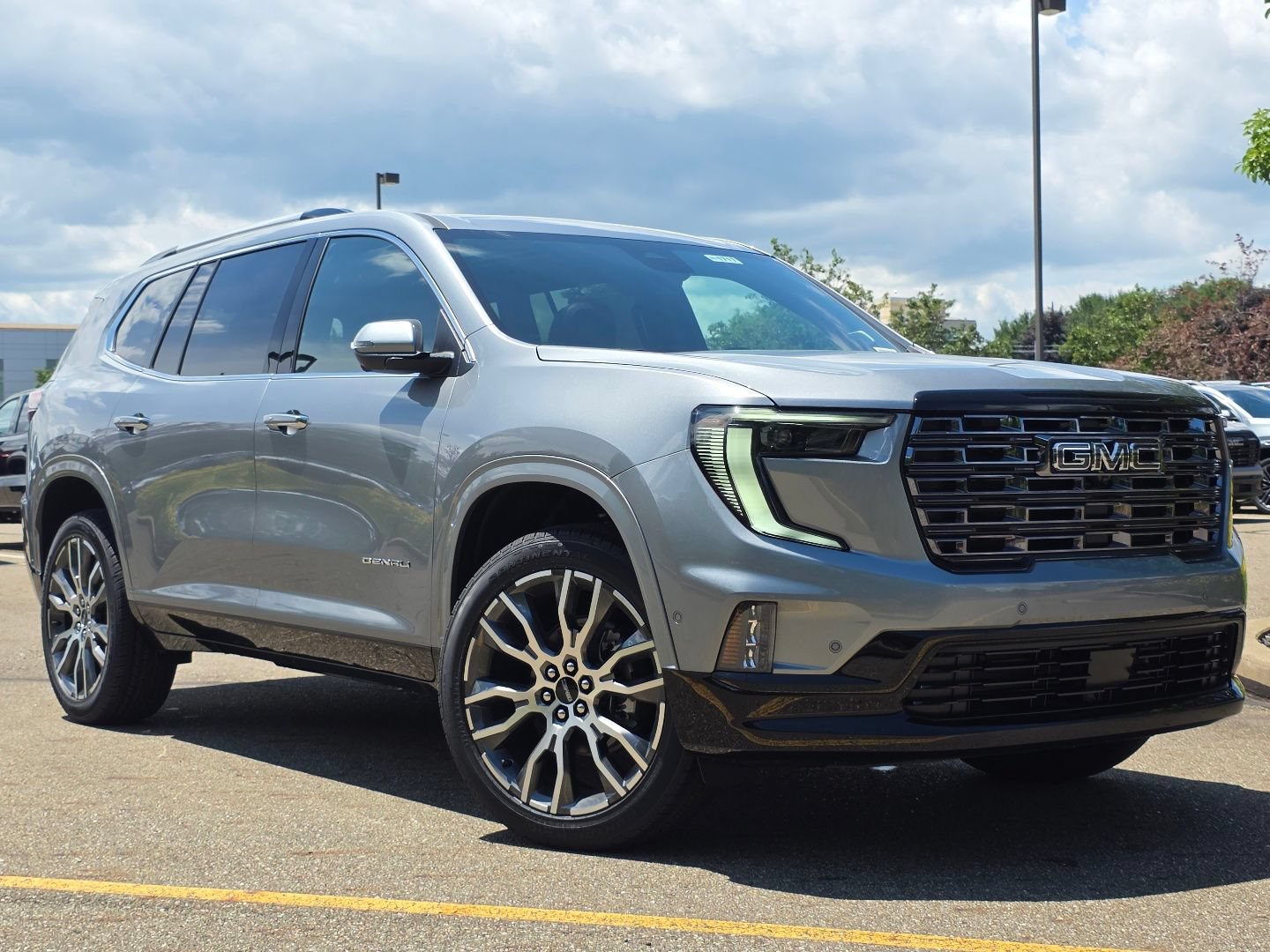 New 2026 GMC Acadia Denali Ultimate AWD/4WD image 2