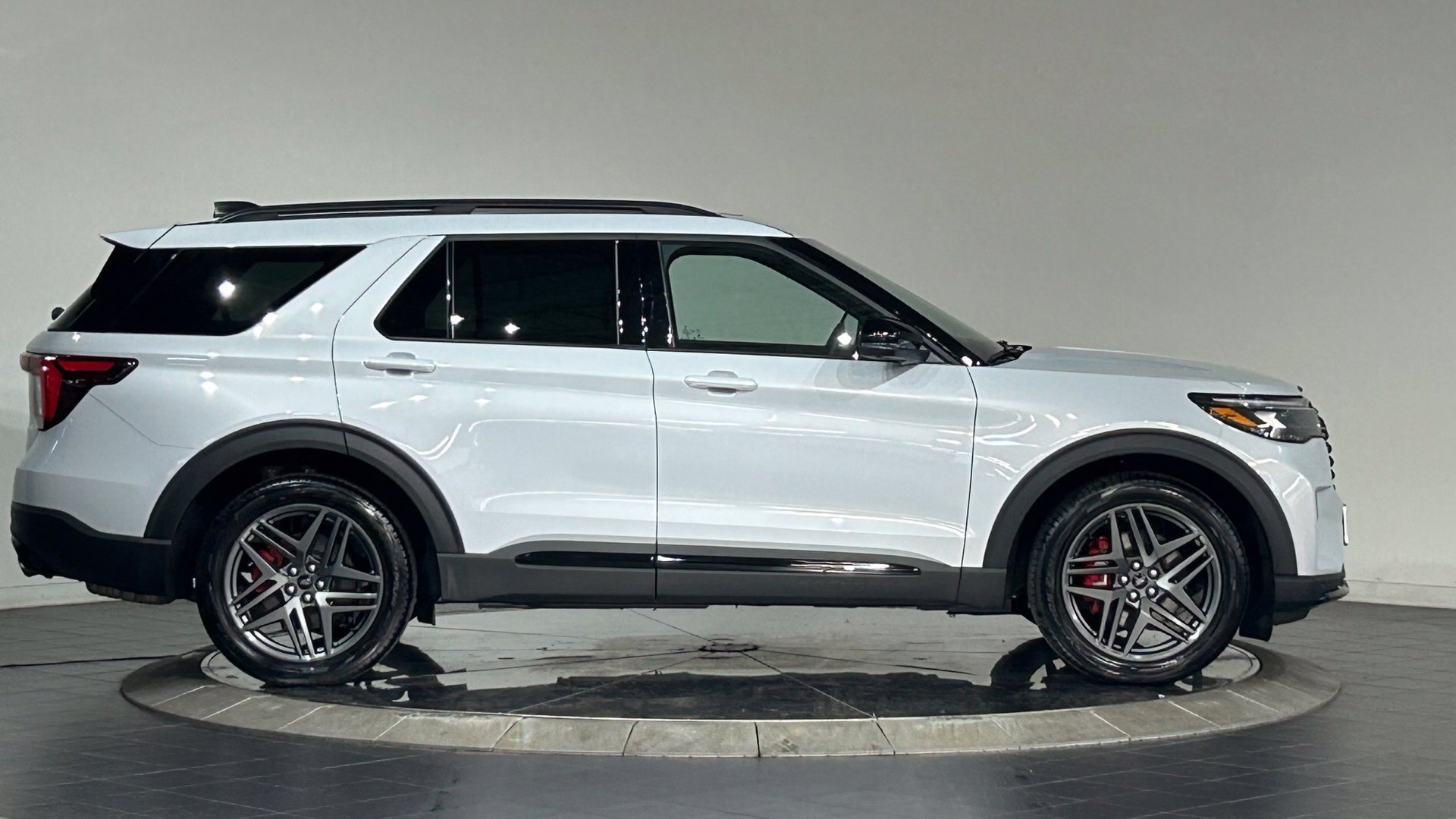 Used 2026 Ford Explorer ST w/ Sun And Sound Package AWD/4WD image 11