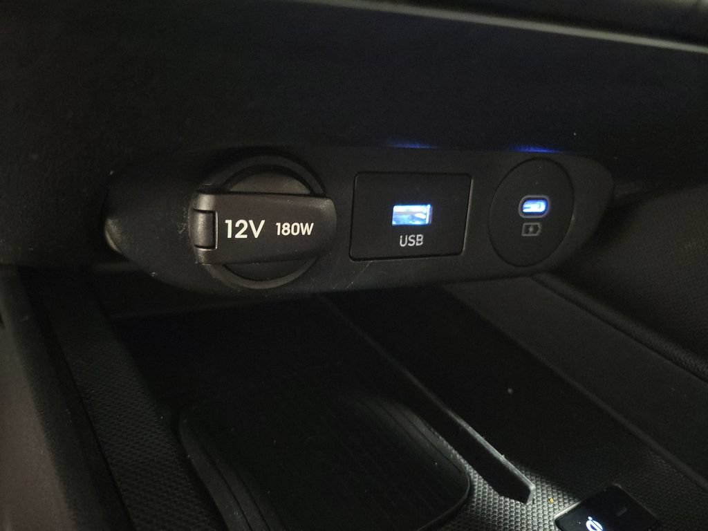 Used 2025 Hyundai Elantra SEL FWD image 20