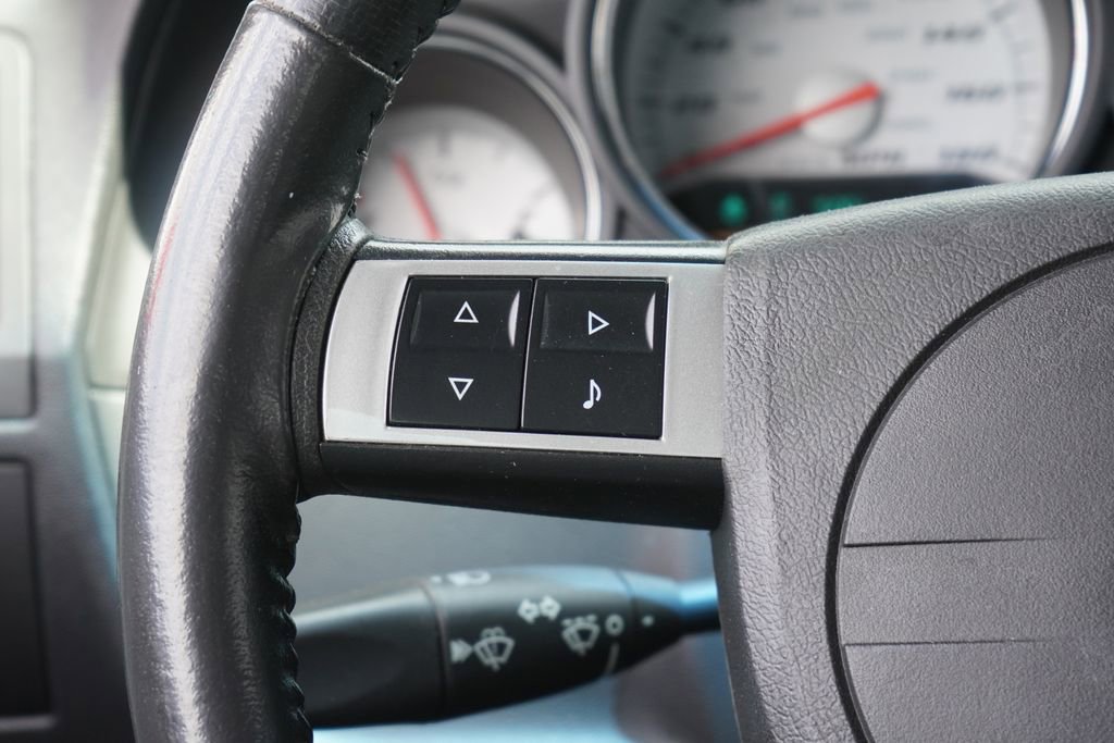 Used 2009 Dodge Challenger SRT8 RWD image 12